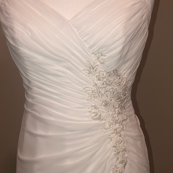 WEDDING DRESS - Picture 3 of 9